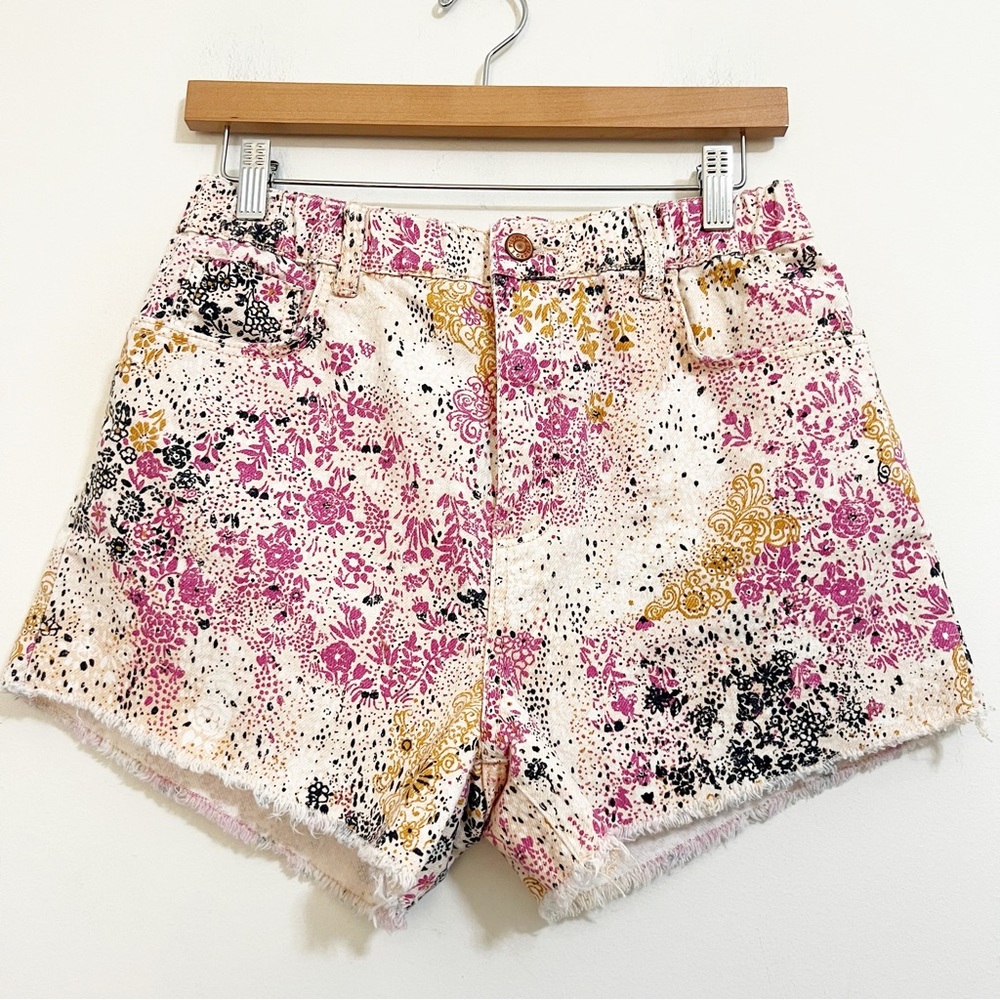 Anthropologie Pilcro Scrunchie Shorts - Picture 2 of 10